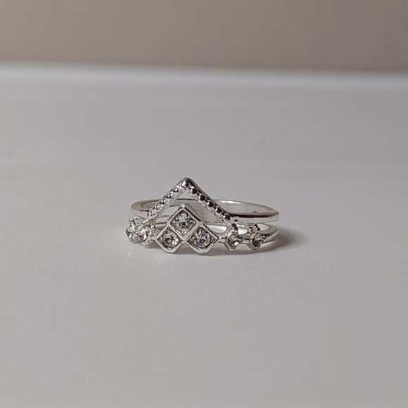 Tiny Cute Silver Tone Ring Size 3.25 - Picture 2 of 10